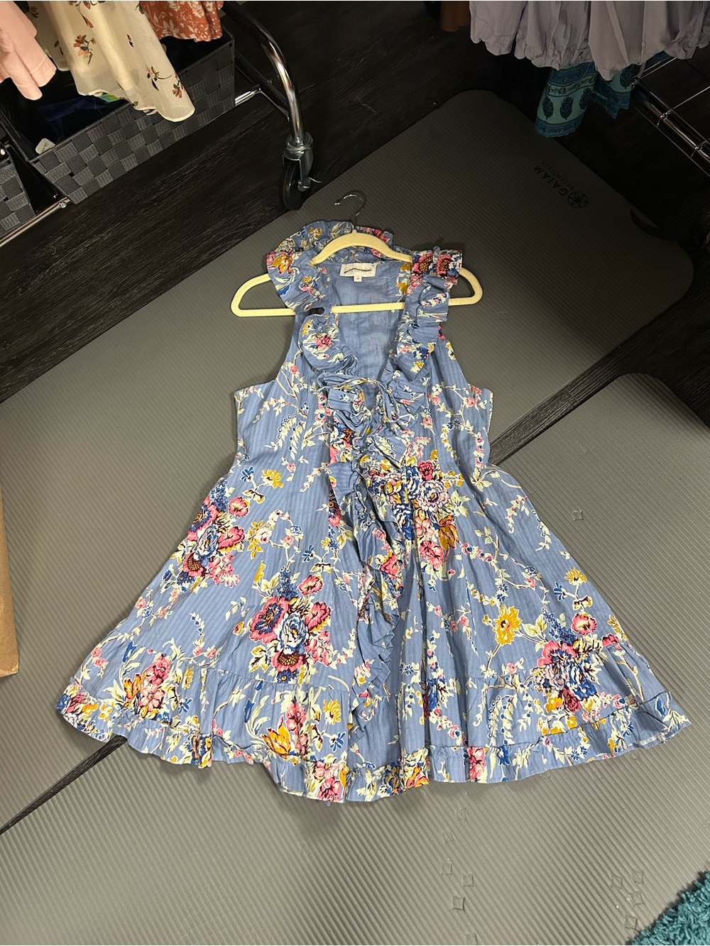 Nwot Ruffled Floral Mini Dress in Light Blue - Picture 3 of 8